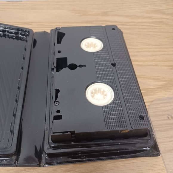 Goosebumps The Haunted Mask 1995 RL Stine VHS Movie Vintage Clamshell Halloween - Picture 8 of 8